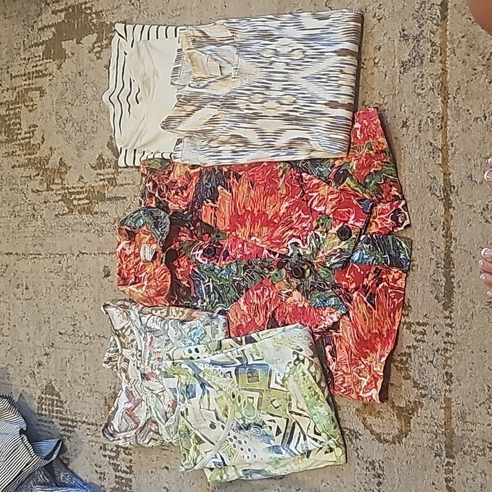 Bundle/ Chico's Women's shirts and a lightweight multicolored jacket